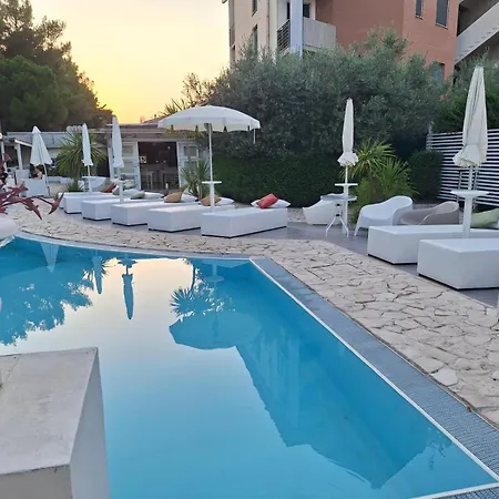 Bed & Breakfast Biancopineta - Marina 4*