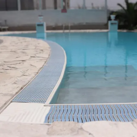 Biancopineta - Marina 4*