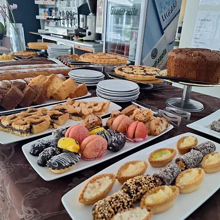 Bed and breakfast Biancopineta - Marina 4*