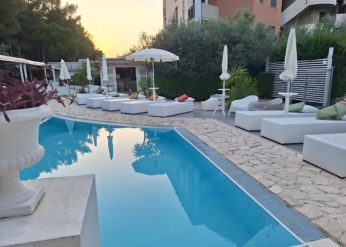 Bed and Breakfast Biancopineta - Marina 4*